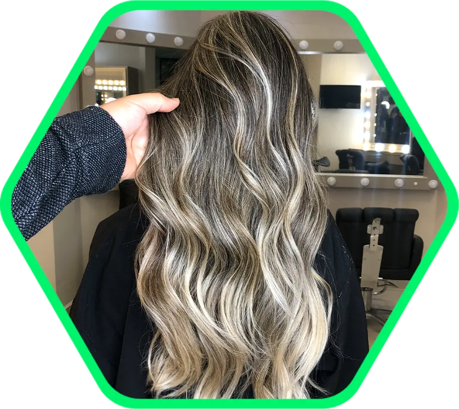 Resultado de mechas loiras com a Técnica Flash